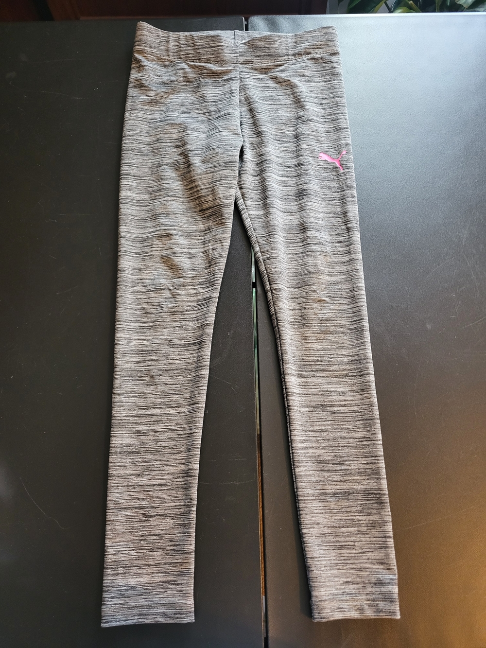 Girls Heather Grey PUMA Leggings Size 10/12 Capri Length Elastic Waist